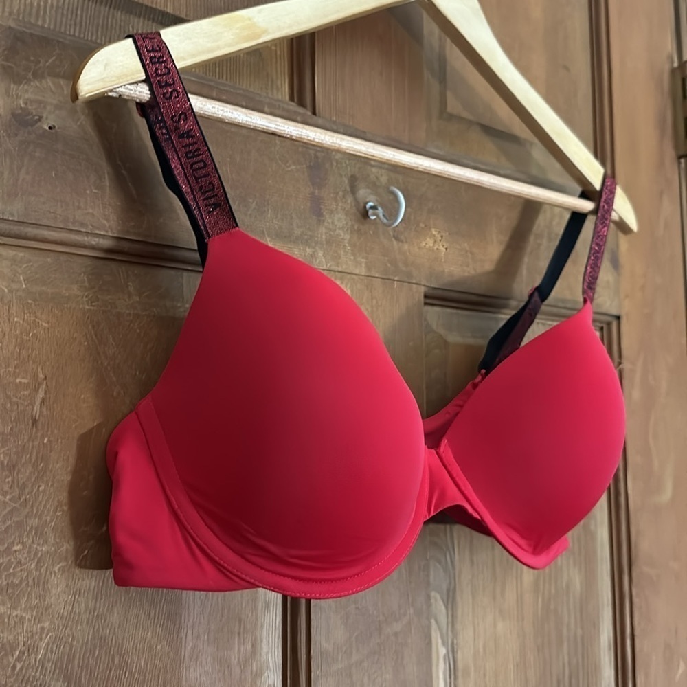 Victoria’s Secret Red Bra With Sparkle Straps No Size Tag - Picture 2 of 7